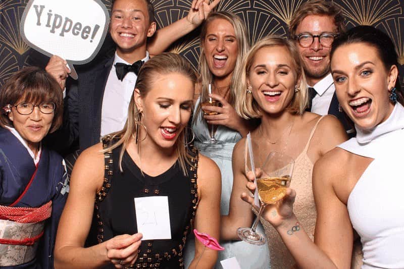のインスタグラム：「What a fun little throwback, happy birthday Britta!!! Never change. Hope you are celebrating this hard on a Tuesday night」
