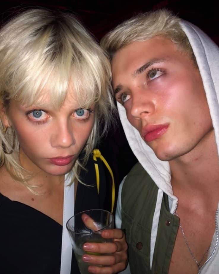 マリヤン・ジョンクマンのインスタグラム：「'Do the Marjan eyes.' @kevincarrigram @joaoknorr 👽👽👽👽👽」