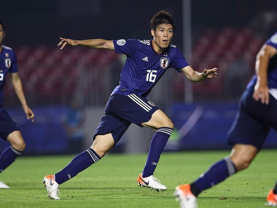 日本サッカー協会さんのインスタグラム写真 - (日本サッカー協会Instagram)「📸Match Photos① #SAMURAIBLUE は6月17日(月)、CONMEBOLコパアメリカブラジル2019でチリ代表とMorumbi Stadium（サンパウロ）にて対戦。この試合に日本は先発11人中6人が代表デビューというフレッシュな陣容で臨みました。 ・ 世界的なスター選手を擁するチリを相手に、日本は決定的なチャンスをつくりながらもゴールを奪えず、逆にチャンスで抜け目なく決めてくる相手に4失点。0-4の大差で敗れる黒星スタートとなりました。 ・ GK 23 #大迫敬介 DF 2 #杉岡大暉 DF 5 #植田直通 DF 14 #原輝綺 DF 16 #冨安健洋 MF 3 #中山雄太 MF 7 #柴崎岳 (Cap.) MF 10 #中島翔哉 →66'MF 20 #安部裕葵 MF 21 #久保建英 FW 9 #前田大然 →66'MF 11 #三好康児 FW 13 #上田綺世 →79'FW	18 #岡崎慎司 ・ #jfa #daihyo #コパアメリカ﻿ ・﻿ ――――――――――――――――――﻿ CONMEBOLコパアメリカブラジル2019﻿ 6/18 0-4 チリ🇨🇱 6/21 08:00　vsウルグアイ🇺🇾 6/25 08:00　vsエクアドル🇪🇨 ※すべて日本時間﻿ 👉大会情報はJFA.jpへ﻿ ――――――――――――――――――」6月18日 17時11分 - japanfootballassociation