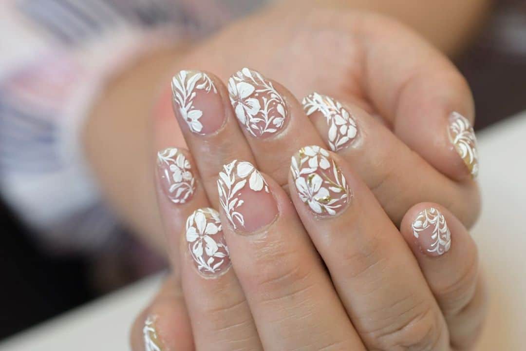 Yuka Maeda ::manicurelistのインスタグラム：「. . 大阪市北区 梅田.中崎町.駅から徒歩7分🚶‍♀️ CADENAS nail eyelash  マツエクアカウント @cadenaseyelash LINE:@ cadenas 🆔検索🙋‍♀️ tel:06-4792-8617. cadenas.nail@gmail.com. . #ネイル #ジェルアート #手元くら部 #梅田ネイル #instanails #大人ネイル #個性派ネイル #クリアネイル #ジェルネイル #nail #네일 #ニュアンスネイル #instanail #nailstagram #春ネイル  #ネイルデザイン #젤네일 #美甲 #osaka  #ジェルデザイン #cadenas #指甲 #spring #Insatnails #fashion #シアーネイル #うる艶ネイル #トレンドネイル  #お洒落ネイル #ウェディングネイル」