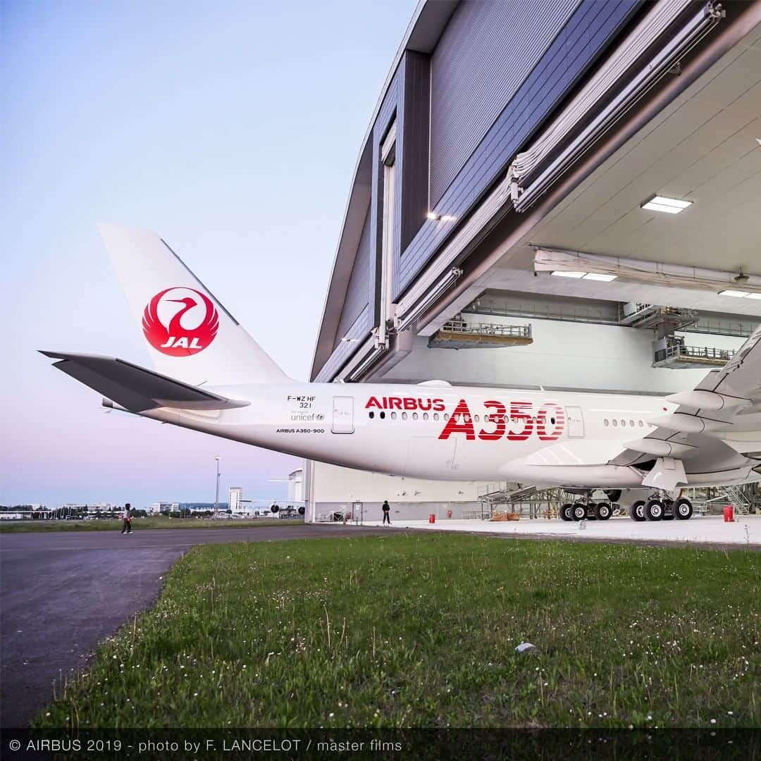 JALさんのインスタグラム写真 - (JALInstagram)「. The first #A350XWB just recently arrived at Haneda Airport!✨ #NoPlanNoProblemJune  先日羽田空港に到着した #A350XWB 初号機✈︎ . . Post your memories with #FlyJAL  #JapanAirlines #JAL_A350 #airbus #travel #borntotravel」6月18日 17時29分 - japanairlines_jal