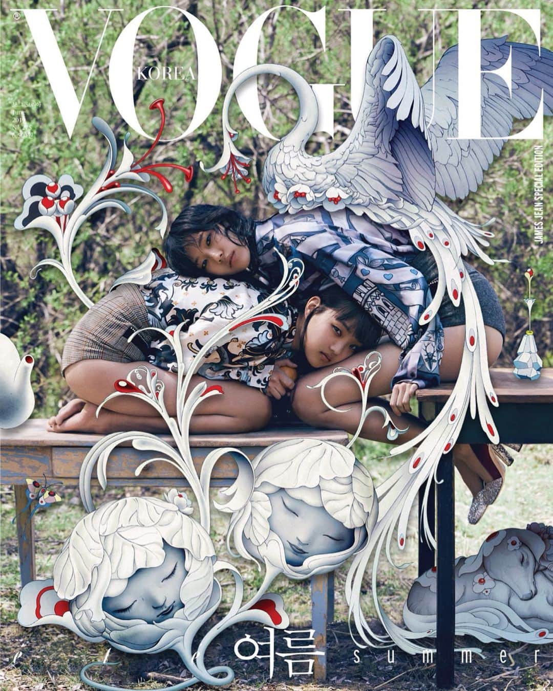 Miu Miuさんのインスタグラム写真 - (Miu MiuInstagram)「#HeejungPark & #BomiYoun in #MiuMiuAutomne19 on the covers of @VogueKorea. Photographer: @HongJanghyun Fashion Director: @ssohnyoung Illustration: @JamesJeanArt #MiuMiuEditorials」6月18日 17時35分 - miumiu