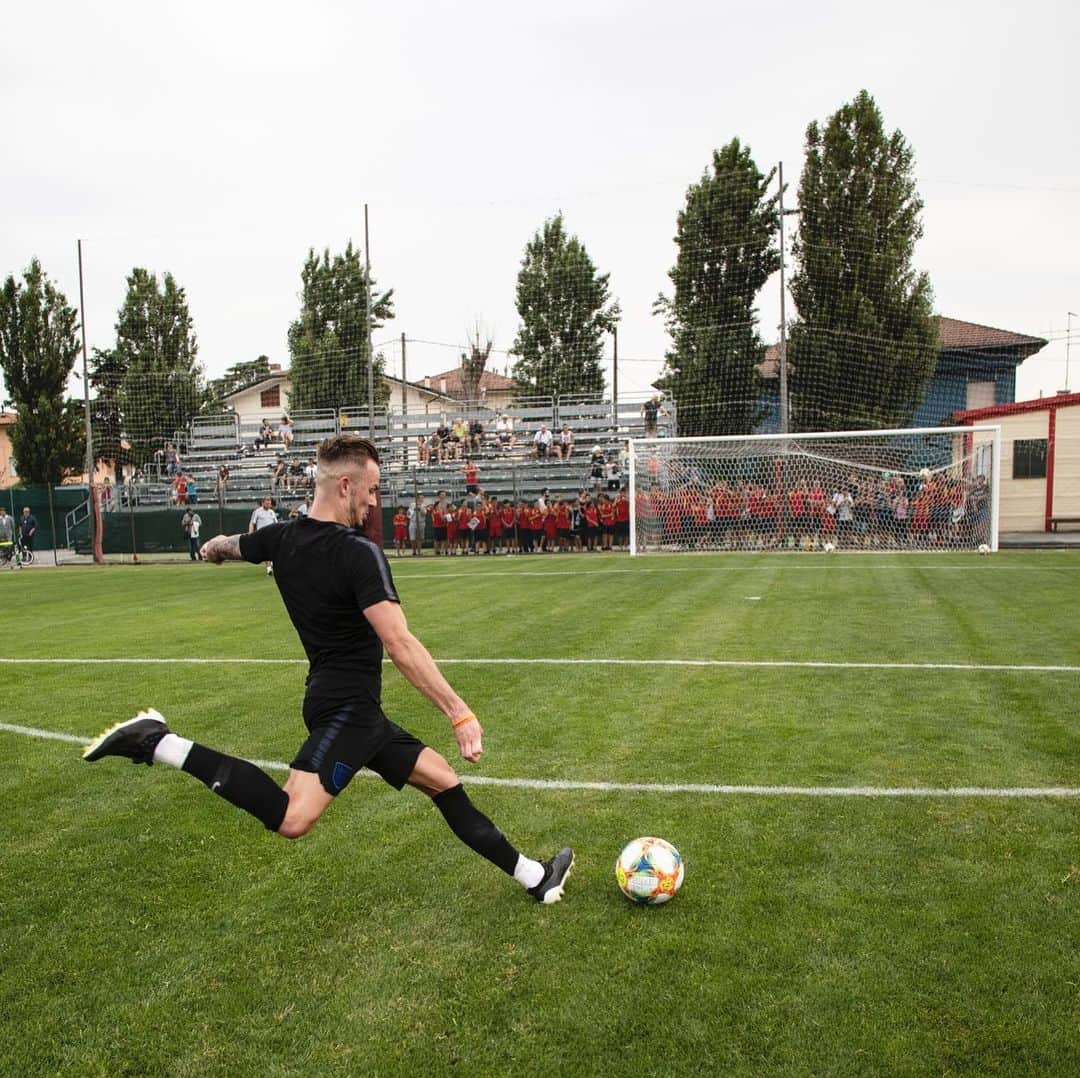 レスター・シティFCさんのインスタグラム写真 - (レスター・シティFCInstagram)「Where did this @Madders free-kick end up? 🎯 . . . #JM10 • 🏴󠁧󠁢󠁥󠁮󠁧󠁿 • #YoungLions」6月18日 17時47分 - lcfc