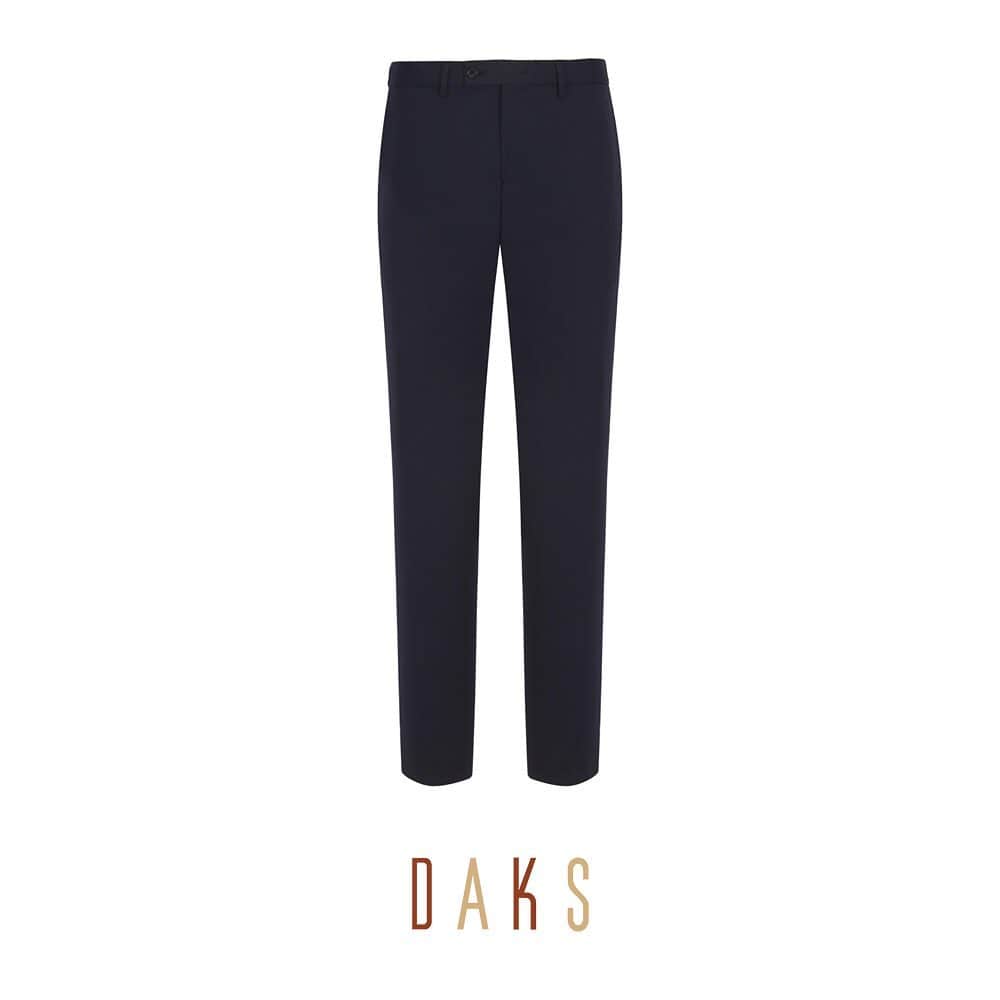 DAKS Koreaさんのインスタグラム写真 - (DAKS KoreaInstagram)「• DAKS Men  편안하고 관리가 쉬운 데일리 슬렉스를 찾고 있나요? 닥스의 워셔블 런던 슬렉스를 추천합니다. 세탁 후 다림질이 필요없는 링클프리 소재로, 편안한 착용감까지😘 지금 LF Mall에서 만나보세요!  네이비 단색 일자핏 팬츠 #DMPA9B301N2  #닥스 #daks #팬츠 #여름패션 #19ss #MD추천✔️」6月18日 17時51分 - dakskorea_accessories
