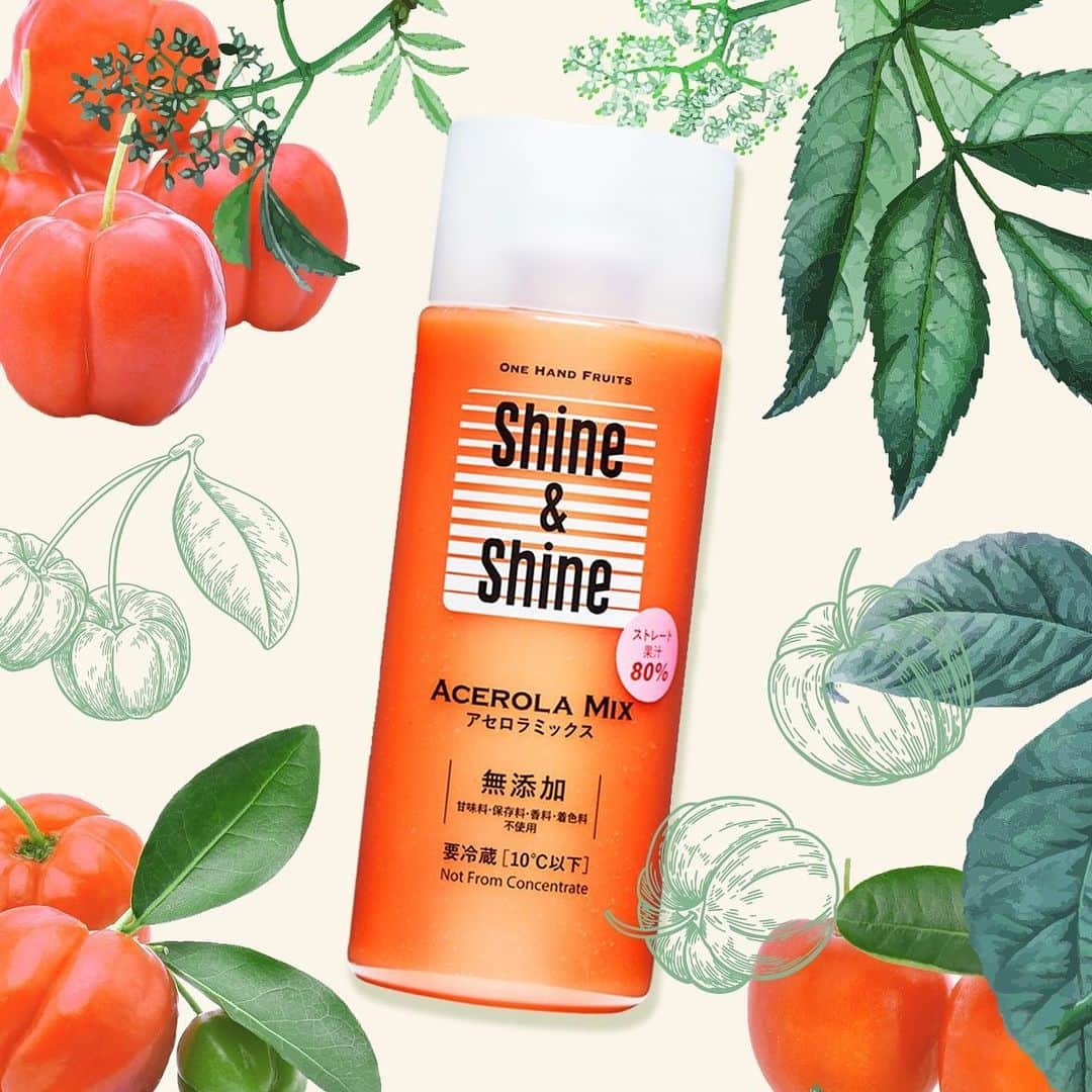 Shine&Shineさんのインスタグラム写真 - (Shine&ShineInstagram)「Shine&Shineから「アセロラミックス」と「W(ダブル)キウイ」が新発売です！﻿ ﻿ ファミリーマート様では先行発売中！その他既存販売店様は6/25以降順次導入となります。﻿ ﻿ 「アセロラミックス」﻿ みなさんはアセロラの味をご存知ですか？日本ではあまり食べる機会がないアセロラですが、「アセロラミックス」はフレッシュなアセロラを約25個も使用した今までにない味わいが特徴のストレート果汁飲料です。アセロラの味が気になる方は、必見の一品！とても美味しいのでぜひお試しください。ビタミンC補給にもぴったりですよ～﻿ ﻿ 「W(ダブル)キウイ」﻿ Shine&Shineが日本で発売されてから約4年、数々のキウイフレーバーを販売してきましたが、その中でも最高傑作と自信をもてるものが本作の「W(ダブル)キウイ」です。まろやかな甘さが特徴のゴールドキウイとフレッシュな酸味が特徴のグリーンキウイをブレンドすることで、味のバランスが取れた大変飲みやすいキウイジュースが出来上がりました。﻿ ﻿ #shineandshine﻿ #シャインアンドシャイン﻿ #ストレート果汁飲料﻿ #濃縮還元ではない﻿ #新商品﻿ #アセロラミックス﻿ #ダブルキウイ」6月18日 18時01分 - shineandshine_jp