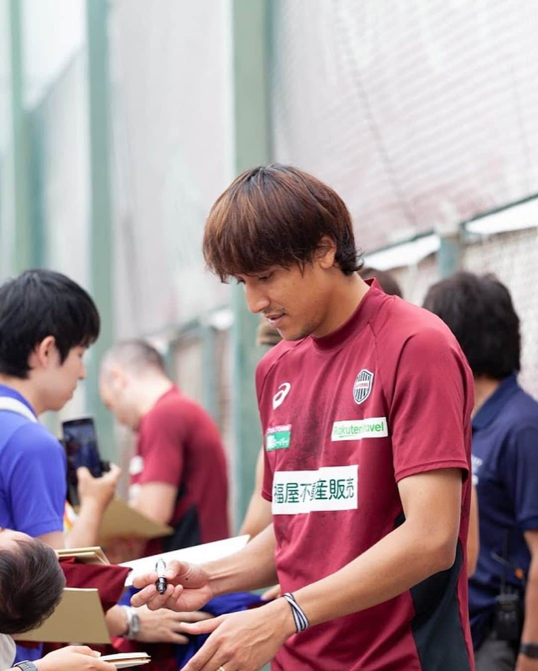 大崎玲央のインスタグラム：「今日も暑い中、 ありがとうございました💪🏽💪🏽💪🏽 #wearekobe #ヴィッセル神戸 #visselkobe  #jleague #jリーグ」