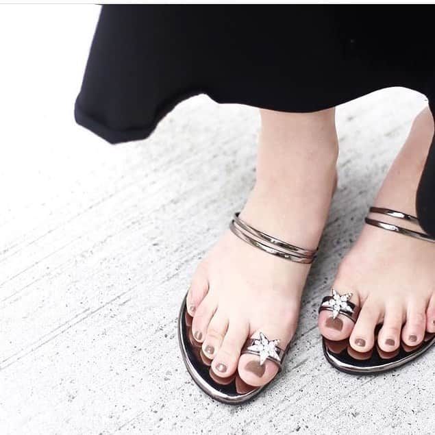 トライセクトさんのインスタグラム写真 - (トライセクトInstagram)「#TOMORROW #GRISE_NEWIN ﻿ ㅤㅤㅤㅤㅤㅤㅤㅤㅤㅤㅤㅤㅤ﻿ NO19194820301210﻿ STAR BIJOUX TONGUE SANDALS﻿ 9,800YEN +TAX﻿ COL﻿ GUNMETAL ﻿ SILVER﻿ SIZE﻿ S/M/L/LL﻿ ㅤㅤㅤㅤㅤㅤㅤㅤㅤㅤㅤㅤㅤ﻿ #LeTalonGRISE﻿﻿﻿﻿﻿﻿ #GRISE﻿﻿﻿﻿﻿﻿﻿﻿﻿ #GRISE_19SS ﻿ #BAYCREWS ﻿ #SHOES ﻿ #SANDALS﻿ #TONGUE﻿ #STAR﻿ #⭐️﻿ #METALLICSANDALS ﻿ #FASHION﻿﻿﻿﻿﻿﻿ #FASHIONABLE﻿﻿﻿﻿﻿﻿ #COMFORTABLE﻿﻿﻿﻿﻿﻿ #AFFORDABLE﻿﻿﻿ ㅤㅤㅤㅤㅤㅤㅤㅤㅤㅤㅤㅤㅤ﻿ #ルタロングリーズ﻿﻿﻿ #グリーズ﻿ #ベイクルーズ﻿﻿﻿ #サンダル ﻿ #トング﻿ #メタリックサンダル﻿ #星モチーフ ﻿ #ファッション﻿ ﻿ #baycrews﻿ #2019ss_baycrews ﻿﻿﻿﻿﻿﻿﻿﻿﻿﻿﻿﻿﻿﻿﻿﻿﻿﻿﻿﻿﻿﻿﻿﻿﻿﻿﻿﻿﻿﻿﻿﻿﻿﻿﻿﻿ #baycrews40周年」6月18日 18時34分 - baycrews