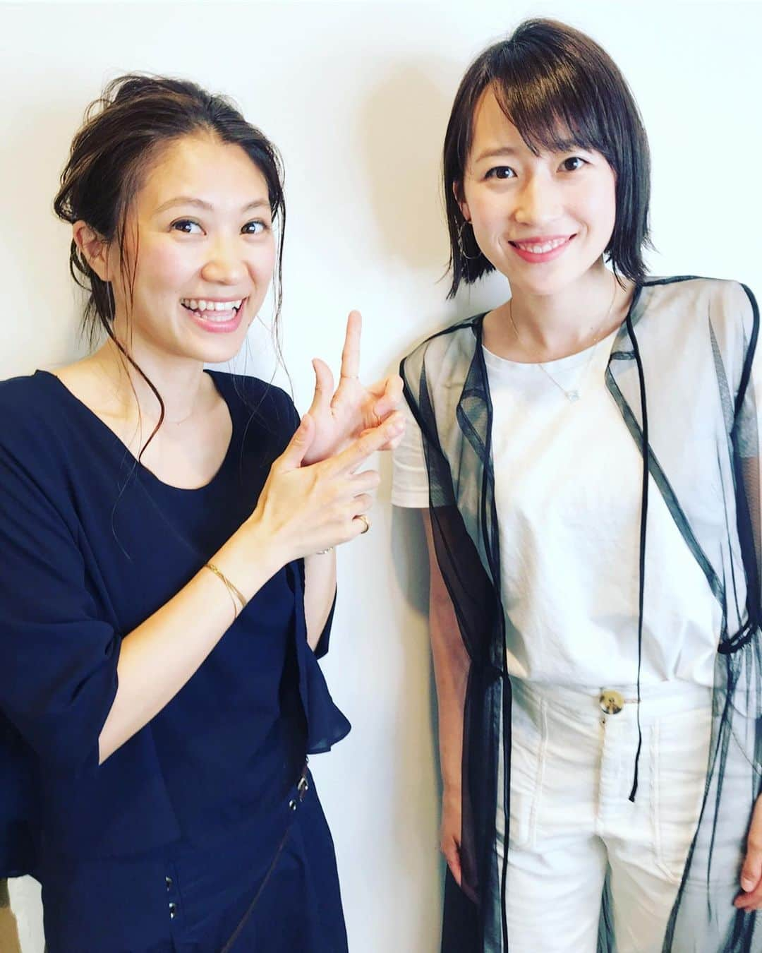 馬淵優佳さんのインスタグラム写真 - (馬淵優佳Instagram)「今日はABBEYでカラーとカットしてきました💗 バッサリいっちゃった🤭 子育てしてると長いの邪魔だしセットするのも大変だから結局毎日結んじゃう。 そんな悩みを相談したら簡単にセットできるヘアにしてもらいました✨ ヘアカタログに載ってそうなくらいのオシャレ感🥺 #ABBEY#表参道」6月18日 18時48分 - mabu0205