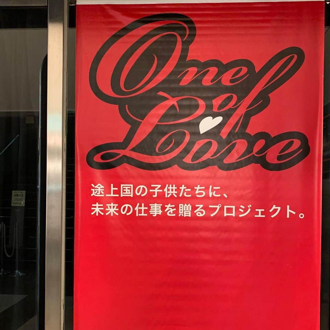 夏木マリさんのインスタグラム写真 - (夏木マリInstagram)「始まります、、、 OneofLoveプロジェクト #GIG #thankyou #MtRAINIERHALLSHIBUYAPLEASUREPLEASURE  #仲井戸麗市 #TOSHI-LOW #Chara #斉藤ノヴ #ICHIRO #山内陽一朗（Dr）#石田純（Ba）#井上薫（Key） #高橋あず美（Cho）#松村瑠璃 （Cho）、#minakumari（Sitar）  #支援 #music #マリルージュ #NATSUKIROCK #marinatsuki  #夏木マリ」6月18日 18時46分 - mari_natsuki