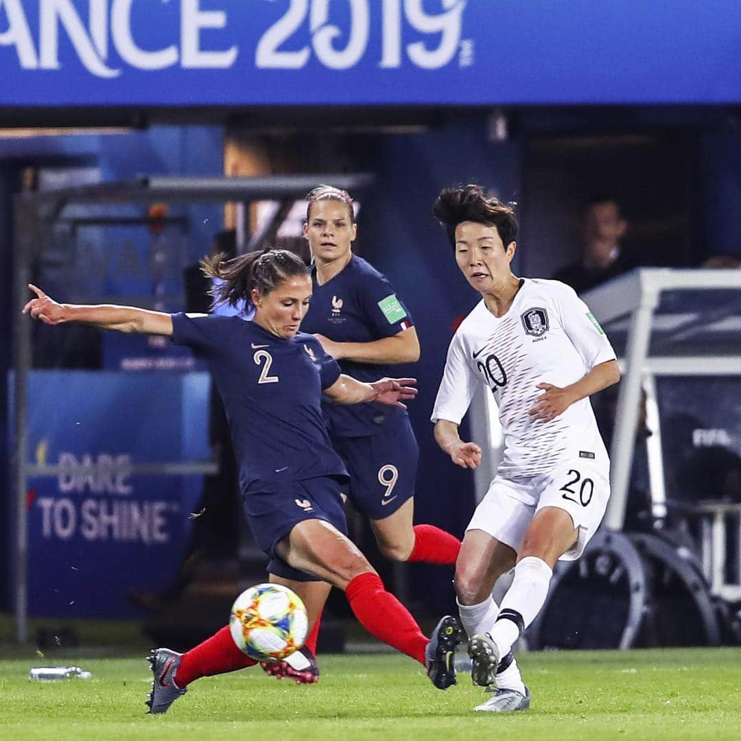 パリ・サンジェルマンFCさんのインスタグラム写真 - (パリ・サンジェルマンFCInstagram)「🏆🔜✔️ Our first parisians to be qualified for the Round of 16 at the @fifaworldcup 👏🏻 🏆🔜✔️ Nos premières parisiennes qualifiées pour les 1/8e de finale de la Coupe du Monde Féminine 👏🏻 . 🇫🇷 @grace_geyoro, @kady944, @eve_perisset_ 🇪🇸 @ireneparedes4 🇨🇳 @wang_shuang7 . #FIFAWWC #ICICESTPARIS #AllezParis #PSG #ParisSaintGermain #Paris #WomenWorldCuppsg」6月18日 18時46分 - psg