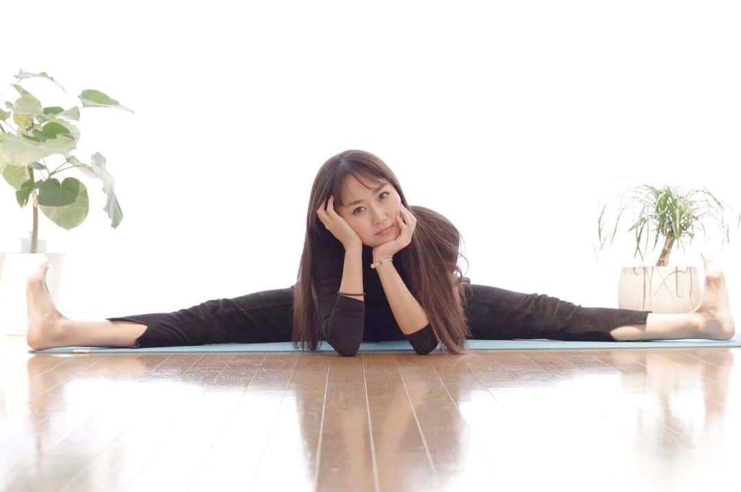 YES TOKYOさんのインスタグラム写真 - (YES TOKYOInstagram)「. . 【PICK UP CLASS】 Style Up Yoga | 毎週水曜 19:30-20:30 YURI . Miss UniverseやBest Body Japanコンテスト優勝など様々な素晴らしい実績を持つYURI先生による「スタイルアップヨガ」。 . 肌の露出が多くなってくる季節に是非YURI先生のクラスで美ボディを目指しませんか？☺︎ . ご参加お待ちしております🌈 . . . @yestokyo #YES #yestokyo #coldpressedjuice #yoga  #yogastudio #run #yogi #yogini  #ヨガ #ヨガスタジオ #ヨガインストラクター #コールドプレスジュース #ジュースクレンズ #中目黒 #二子玉川 #二子玉川ライズ #渋谷 #中目黒ヨガ #ダイエット #ヨガインストラクター募集 #ヒップアップ #朝ヨガ #フローイン #ピラティス #ランニング #スタイルアップ #ヨガポーズ」6月18日 18時51分 - yestokyo