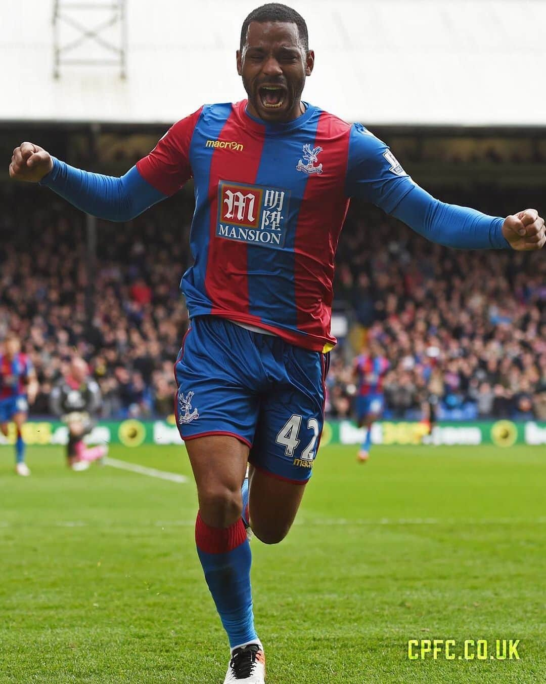 クリスタル・パレスFCさんのインスタグラム写真 - (クリスタル・パレスFCInstagram)「One of our own. Always.⁣ ⁣⁣⁣⁣⁣⁣⁣⁣ #CPFC #PL #PremierLeague #Puncheon #HBD」6月18日 18時52分 - cpfc