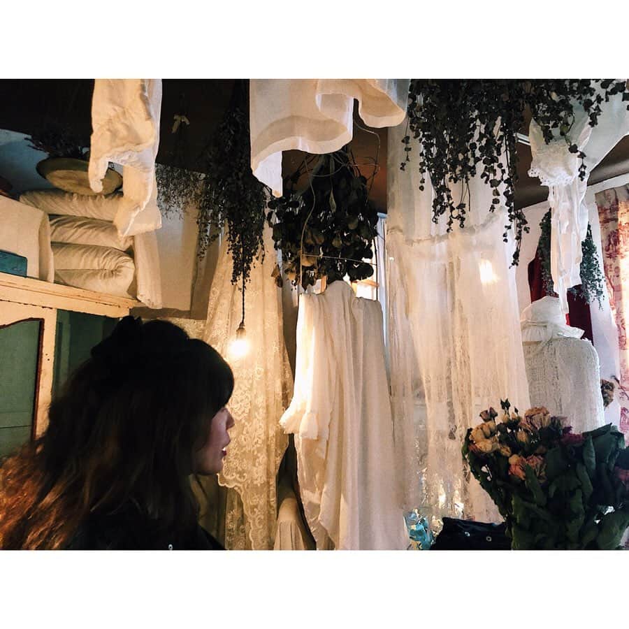 水戸悠夏子さんのインスタグラム写真 - (水戸悠夏子Instagram)「前にもご紹介したわたしの大切な場所のひとつ。﻿ ﻿ 山奥のお家にひっそりとあったAtelier cosette、東堀にお店が出来ました。（昨日のお花は彼女のために💐）﻿ ﻿ TADAYOIのすぐ近く、これからご近所さんなんてとってもとっても嬉しいな。﻿ ﻿ そっと扉を開けて、行ってみてくださいね。﻿ ﻿ 本当に本当におめでとう！﻿」6月18日 19時06分 - mitoyukako