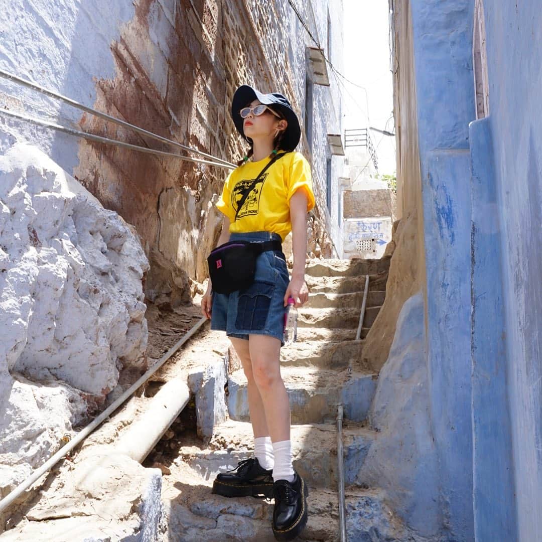 Aymmy in the batty girlsのインスタグラム：「【RECOMMEND】﻿﻿﻿ ﻿﻿﻿ ◽︎ PICK A PICNIC SPOT Tシャツ﻿ ¥4,860(taxin)﻿﻿ ﻿﻿ ◽︎CLASSIC デニムショートパンツ﻿﻿ ¥15,120(taxin)﻿﻿ ﻿ @setoayumi 153cm﻿ 全てSサイズ着用﻿ ﻿ 着用のTシャツはフェア対象となっております✨﻿ ﻿ 【販売先】﻿﻿ ・﻿ONLINE STORE﻿﻿ ・Amazon﻿﻿ ﻿﻿ #aymmy #battygarage ﻿﻿﻿﻿﻿﻿﻿﻿ #aymmyinthebattygirls ﻿﻿﻿﻿﻿﻿﻿﻿ #エイミー #原宿 #Tシャツ﻿」