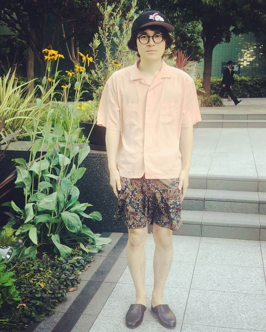 スーパー3助さんのインスタグラム写真 - (スーパー3助Instagram)「#今日の私服 その10  #くっきーさんのキャップ  #センスオブプレイスのシャツ  #センスオブプレイスのショーパン  #びんぼっちゃまローファー」6月18日 19時08分 - super3suke_nyankostar