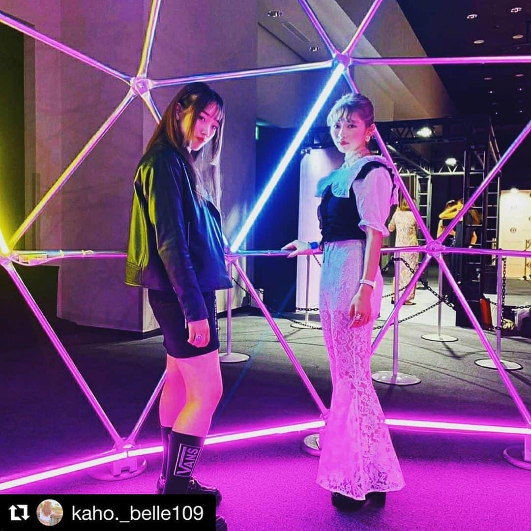 東京ベルエポック美容専門学校さんのインスタグラム写真 - (東京ベルエポック美容専門学校Instagram)「✔︎Beautycon photo . Repost @kaho._belle109 with @get_repost ・・・ #東ベル #東京ベルエポック美容専門学校 #美容学生の休日 #美容学生と繋がりたい #美容学生の日常 #美容学生 #美容フェス #beautycon#ベルサール渋谷ガーデン #beautycontokyo2019 #ガーリーコーデ #全身黒コーデ #全身コーディネート #コーデ #コーディネート #モノトーンコーデ #インスタ映え #ネオン #おしゃれさんと繋がりたい @tokyo_belle 美容フェス たくさんの美容の刺激をもらってきました！サナときめてみました😁 #美容専門学校東ベル」6月18日 19時32分 - tokyo_belle