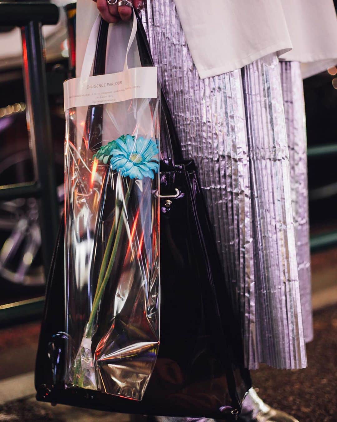 Fashionsnap.comさんのインスタグラム写真 - (Fashionsnap.comInstagram)「【#スナップ_fs】 Name 吉田 奈緒  Shirt #CABaN Skirt #MaisonMargiela Bag #UN3D Shoes #MaisonMargiela Ring #MaisonMargiela  #fashionsnap #fashionsnap_women」6月18日 19時28分 - fashionsnapcom
