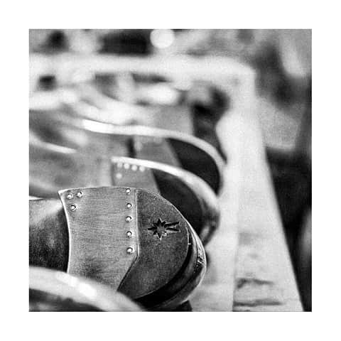 コルテさんのインスタグラム写真 - (コルテInstagram)「⭐️The Corthay star on the tip of every heel is just one of the many signature details each pair possesses.⭐️ • • #Corthay #TheFinestShoes #LaCouleurCestCorthay」6月18日 19時33分 - maison_corthay