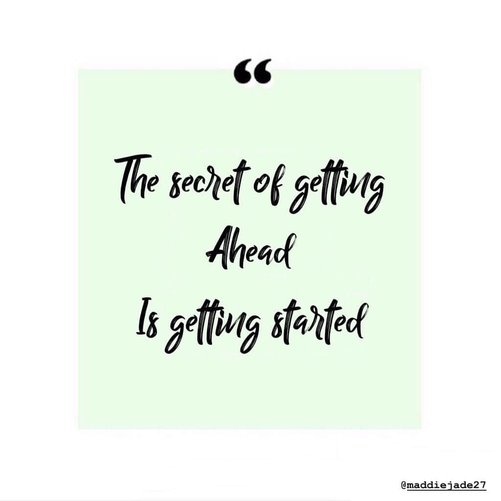 Maddie COATESのインスタグラム：「Motivational post, tag someone who needs to see this ✨」