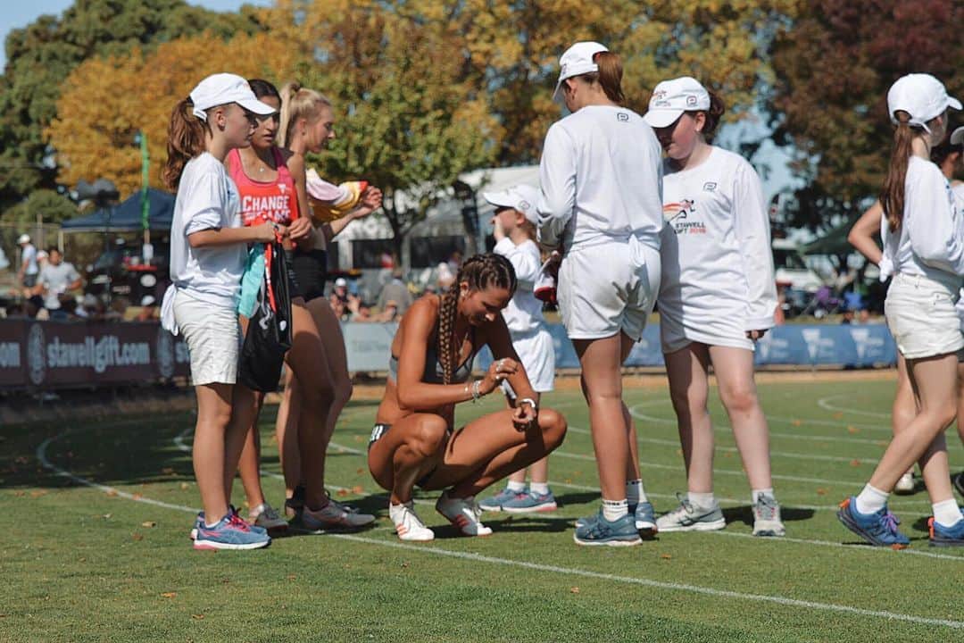 Maddie COATESのインスタグラム：「When life puts you in tough situations, don’t say “why me” say “try me” • • • • #itsalifestlye #squadgoals #runhappy #fitgirl #exercise #tallgirl #strong #gains #iwill #adidas #adidasau #athletics #gymlife #getfit #determinded #physique #cleaneating #active #instahealth #run #running #instarunners #abs #instafitness #gymlife #instarun #fitnessmotivation #fitnessadiction #athlete」