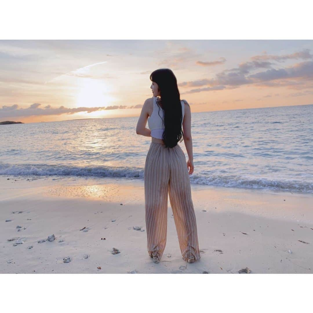 MOMOKAさんのインスタグラム写真 - (MOMOKAInstagram)「🌊 Okinawa Hyakuna beach🥳  Jewel-next story-のジャケ写撮影にて、 めちゃめちゃ綺麗だった、、、、、 朝めちゃ早起きでがんばったよ😭❣️ パワーもらった感じするなぁ、  たくさん写真撮ったんだー、朝の変なハイテンションで😂 またつづき載せるーー、笑」6月18日 19時50分 - momoka_jewel