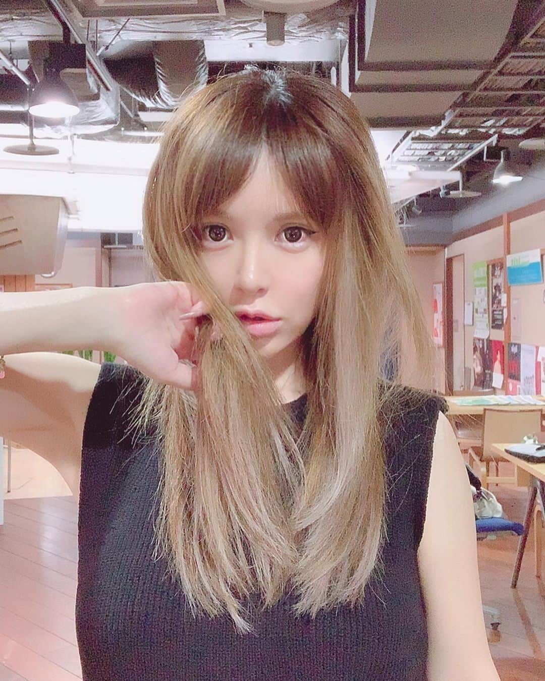 森藤恵美さんのインスタグラム写真 - (森藤恵美Instagram)「次、髪型どうしようかな🤔」6月18日 19時55分 - emi_morifuji