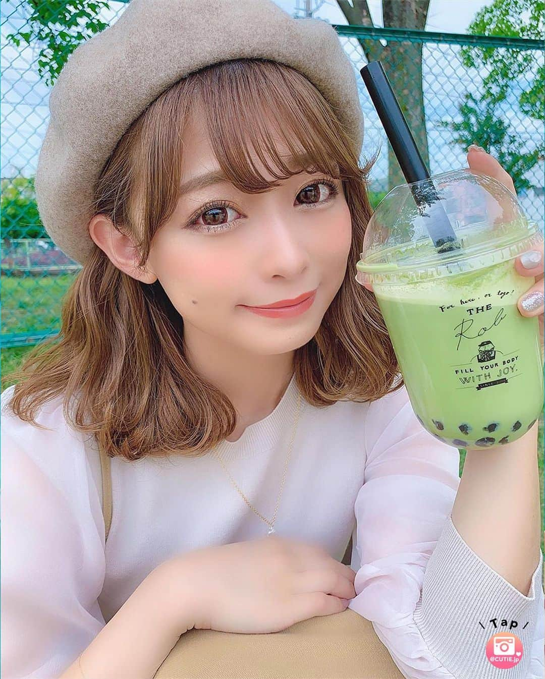 ❤️cutie.jp❤️【キューピー】さんのインスタグラム写真 - (❤️cutie.jp❤️【キューピー】Instagram)「* 今回ご紹介させて頂きますのは 6回目その３のご紹介になります * りなてぃーさん＜@rinatea_25＞のとことんかわみなお写真です📷✨ * りなてぃーさんを紹介しまくりますその３🖖🏻 * 眼＆福👀 * 眼福とは ～美しいものなどを見ることのできた幸せなどの意味～ * そして3回目にして気付きました🕺🏻 * リップの塗り方がめちゃくちゃ綺麗💄 * 目がクリクリすぎて * 写真撮ってる人影が映っちゃってるレベル🤩 * こんなハッキリ映るほど澄んだ瞳をした人中々いないですよ🤔 * 気になる人はピンチアウトで瞳の中を確かめてみてください😆 * でもお気を付けください❗️ * アップにしても耐えうる肌のきめ細かさなので😆😆 * かわみ差し上げます✨ * りなてぃーさん 3回もありがとうございましたなお写真、 誠にありがとうございました✨ ＿＿＿＿＿＿＿＿＿＿＿＿＿＿＿＿ ◆◇◆◇◆◇◆◇◆◇◆◇◆◇◆◇ ￣￣￣￣￣￣￣￣￣￣￣￣￣￣￣￣ 紹介をご希望の方は 投稿の写真へのタグ(@cutie.jp) と #キューティー のタグ付けをお願い致します💗💗 ＿＿＿＿＿＿＿＿＿＿＿＿＿＿＿＿ ◆◇◆◇◆◇◆◇◆◇◆◇◆◇◆◇ ￣￣￣￣￣￣￣￣￣￣￣￣￣￣￣￣ @rinatea_25 #美人 #かわいい #綺麗 #モデル #美女 #美肌 #りなぐらむ #メイク #東京 #tokyo #コスメ #化粧 #ヘアアレンジ #涙袋 #アレンジ #タピオカ #スタバ #カフェ #カラコン #make #makeup #キューティー #cute #cutie #kawaii #fashion #beauty #model」6月18日 19時59分 - cutie.jp