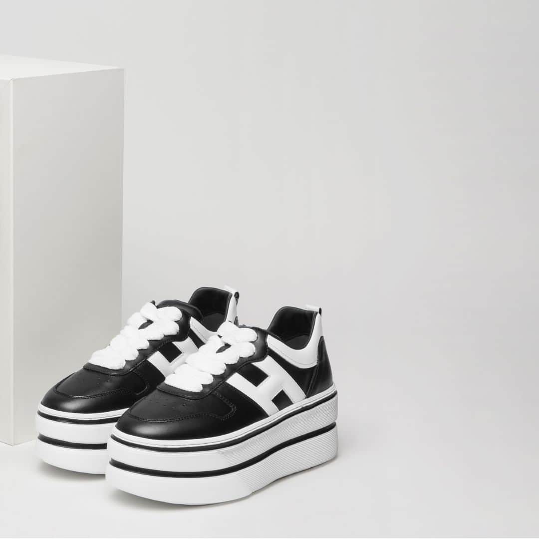 のインスタグラム：「Bold in black and white #HOGAN women's #H449 #sneakers Shop #HoganSneakers on HOGAN.COM - link in bio」