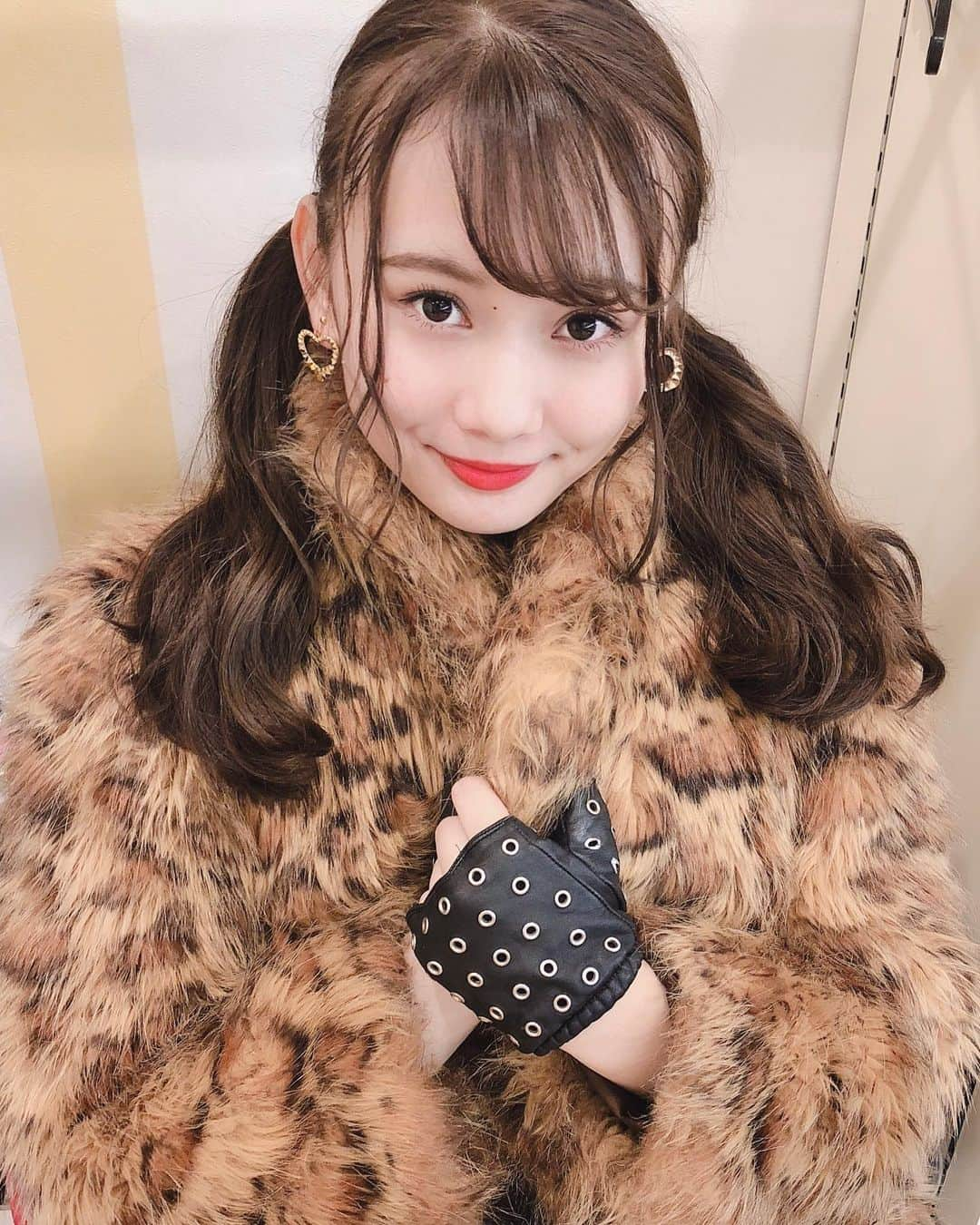 北川愛乃さんのインスタグラム写真 - (北川愛乃Instagram)「こんばんわぁ🌟  昨日の #チームS #重ねた足跡公演 で 慈子さんが 「姫にゃん！こっち向いてー」 と言って、写真撮って下さったので 私も可愛い可愛い慈子さんを 撮らせて頂きましたー😍💕 #愛しきナターシャ の衣装 めっちゃ似合ってるなぁ✨🐆 #松本慈子 さん #ヒョウ柄  #かわいい  #ツイーテール」6月18日 20時08分 - kitagawayoshino