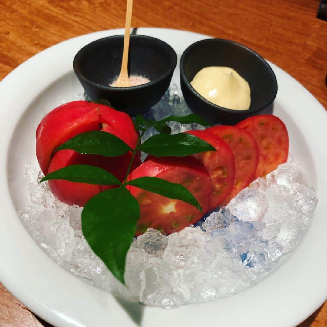 世手子さんのインスタグラム写真 - (世手子Instagram)「Bouquet of Sashimi(#^.^#) It's a lot of seafood>* ))))>< It's summer already!( ◠‿◠ ) Always happy with everyone's comments((o(^∇^)o)) Thanks Thanks(=^ェ^=) @banya_group #番屋新橋 店に行ったよー（＾＿＾）☆ #鬼盛り 堪能！ 推しは、最高級ランク【 #ベジョータ 】使用　#黄金出汁 #イベリコ豚しゃぶしゃぶ 最高でした♪(´ε｀ ) 出汁がいい味だしておるっっ 高糖度冷やし #アメーラトマト  めっちゃうまっっ 採れたて国産ボイルアスパラもシャキシャキでしたっっ 番屋 新橋店で検索してね! Casting by @woomy.restaurant #プリントカップ付ブラトップ：#eka @ekalosangelesjapan (CG020325)」6月18日 20時18分 - rojide