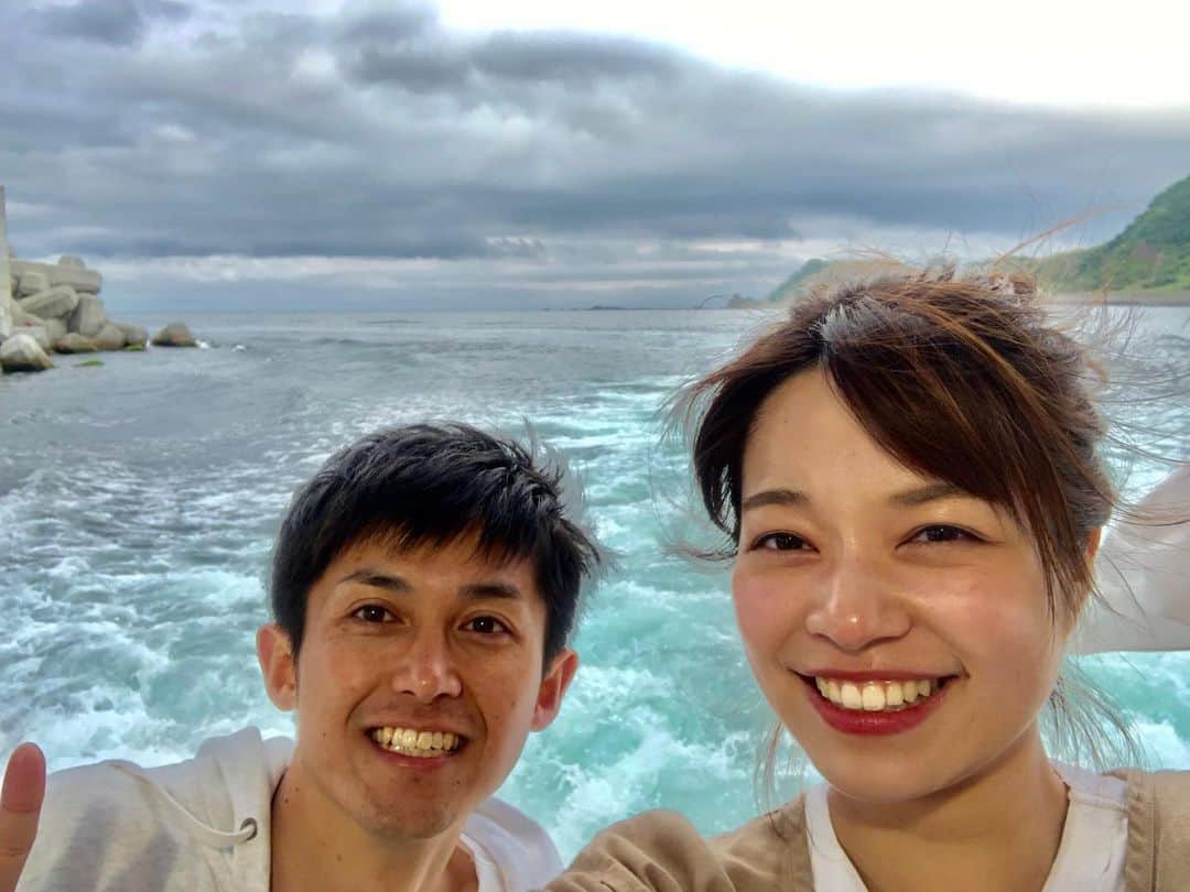 菊地友弘さんのインスタグラム写真 - (菊地友弘Instagram)「これからの時季にオススメなスポット・積丹町に、イチモニ!でお天気を担当している木下遥ちゃんと一緒に行ってきました！ 実は恥ずかしながら、積丹に行くのは今回が初めて！イチモニ！土曜日では「食のチカラ」を担当していたので、漁船の上から眺めたことはあったんですが、陸地ではオハツだったんです。 先日アップした写真は、その時撮ったもの！ 積丹ブルー、綺麗でしたよー！！ きっとドライブやデート、観光の参考になると思います。 絶品グルメも登場します！ あす19日(水)のイチオシ‼︎を是非ご覧ください。 #積丹町#積丹半島#積丹ブルー#コバルトブルー#神威岬 #誰かに見せたい景色 #ウニ#ドライブ#デート#観光 #イチモニ#木下遥 さん#天気 #HTB#イチオシ#菊地友弘」6月18日 20時32分 - htb_kikuchitomohiro