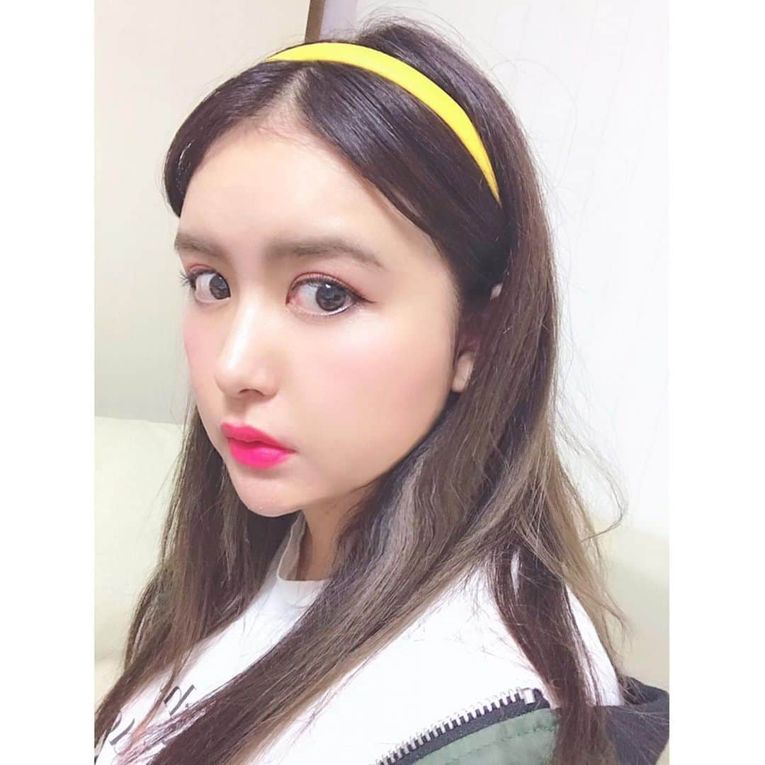 津久江麻由さんのインスタグラム写真 - (津久江麻由Instagram)「" BIRTHDAY " / SOMI 🎂 . センター分け🕺 黄色いカチューシャ🕺 気分はkpopアイドル🕺 (( 気分はって言ったからね😒. . . バンタンのlive行く人いるかな〜🥰？ . #お気に入りコスメ #コスメ大好き #メイク好き #コスメ紹介 #今日のメイク  #今日のコスメ #プチプラコスメ #メイク好きさんと繋がりたい #小嶋陽菜  #いいね返しは絶対 #おすすめコスメ #コスメ好き #メイク好き  #韓国好きな人と繋がりたい #韓国好きな人と仲良くなりたい #韓国好きと繋がりたい #韓国コスメ #소미 #jeonsomi #전소미 #kpopl4l #somi #lisa #lalisa #리사 #폴로 #kpopcover #kpopdance #produce101 #bts好きな人と繋がりたい」6月18日 20時46分 - mayu_tsukue