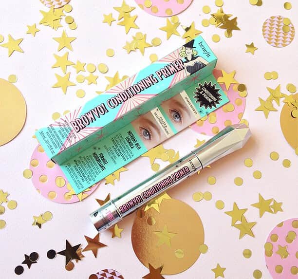 Benefit Cosmetics UKさんのインスタグラム写真 - (Benefit Cosmetics UKInstagram)「You prime your eyelids, your face, your lips so why shouldn't you PRIME your BROWS 💆‍♀️ #browvo magic formula contains keratin & soy proteins known to help brows look THICKER, HEALTHIER & FULLER as well as keeping your BROW products on ALL DAY LONG 💕 #benefitbrows #primer #beauty #benefit . . . 📷 Image Description: A picture of browvo! conditioning primer on a pink background with confetti and metallic stars.」6月19日 2時16分 - benefitcosmeticsuk