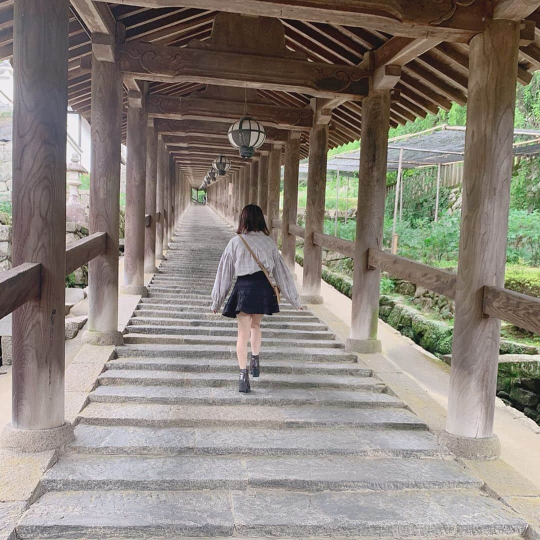 夏川愛実さんのインスタグラム写真 - (夏川愛実Instagram)「ㅤㅤㅤㅤㅤㅤㅤㅤㅤㅤㅤㅤㅤ ㅤㅤㅤㅤㅤㅤㅤㅤㅤㅤㅤㅤㅤ  この日の本来の目的は 奈良県の長谷寺へ お墓まいり🙏でした😌 ㅤㅤㅤㅤㅤㅤㅤㅤㅤㅤㅤㅤㅤㅤㅤㅤㅤㅤㅤㅤㅤㅤㅤㅤㅤㅤㅤㅤㅤㅤ この日の私服は インナー カバン @wego_osu  トップス 靴 @niceclaup_official_  スカート @anemoneoosu  ㅤㅤㅤㅤㅤㅤㅤㅤㅤㅤㅤㅤㅤㅤㅤㅤㅤㅤㅤㅤ ㅤㅤㅤㅤㅤㅤㅤㅤㅤㅤㅤㅤㅤㅤㅤㅤㅤㅤㅤㅤㅤㅤ めーっちゃ寒くて 長袖でも凍えてたよ（ ; ; ） ㅤㅤㅤㅤㅤㅤㅤㅤㅤㅤㅤㅤㅤㅤㅤㅤㅤㅤㅤㅤㅤㅤ #長谷寺#奈良#旅#遠出 #私服#チェックシャツ#シャツコーデ#スカート #ミニスカート#カゴバッグ#コーデ#春コーデ #厚底#低身長コーデ#ショート#ショートボブ #外ハネショート#外ハネ#ヘアアレンジ#カチューシャ  ㅤㅤㅤㅤㅤㅤㅤㅤㅤㅤㅤㅤㅤㅤㅤㅤㅤㅤㅤㅤㅤㅤ  ㅤㅤㅤㅤㅤㅤㅤㅤㅤㅤㅤㅤㅤㅤㅤㅤㅤㅤㅤㅤㅤㅤㅤㅤ」6月18日 20時52分 - ami_natsukawa