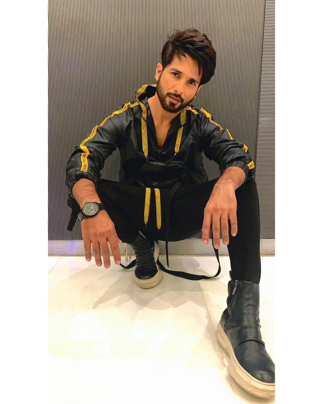 シャーヒド・カプールさんのインスタグラム写真 - (シャーヒド・カプールInstagram)「Aaj ka 👀」6月18日 20時59分 - shahidkapoor