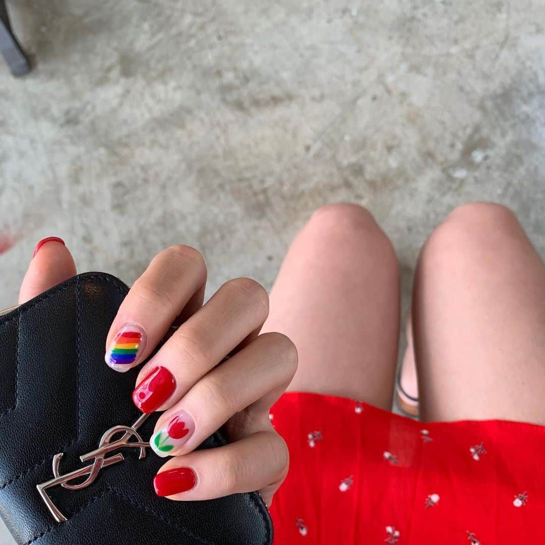 ナム・スミンさんのインスタグラム写真 - (ナム・スミンInstagram)「알록달록 내 손톱🌷🌈 @a.tti_nail #아띠네일#네일#네일아트#부산네일#연산동네일」6月18日 21時03分 - suminzz