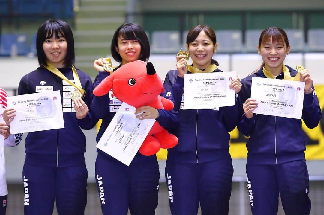 日本オリンピック委員会さんのインスタグラム写真 - (日本オリンピック委員会Instagram)「フェンシングのアジア選手権最終日、女子フルーレ団体で辻すみれ選手、上野優佳選手、東晟良選手、菊池小巻選手の日本が優勝🥇 男子エペ団体では宇山賢選手、加納虹輝選手、見延和靖選手、山田優選手の日本が3位🥉となりました🙌 . #フェンシング #fencing #辻すみれ #上野優佳 #東晟良 #菊池小巻 #宇山賢 #加納虹輝 #見延和靖 #山田優 #TEAMNIPPON #がんばれニッポン #japanolympiccommittee . 📸アフロスポーツ」6月18日 21時06分 - teamjapanjoc