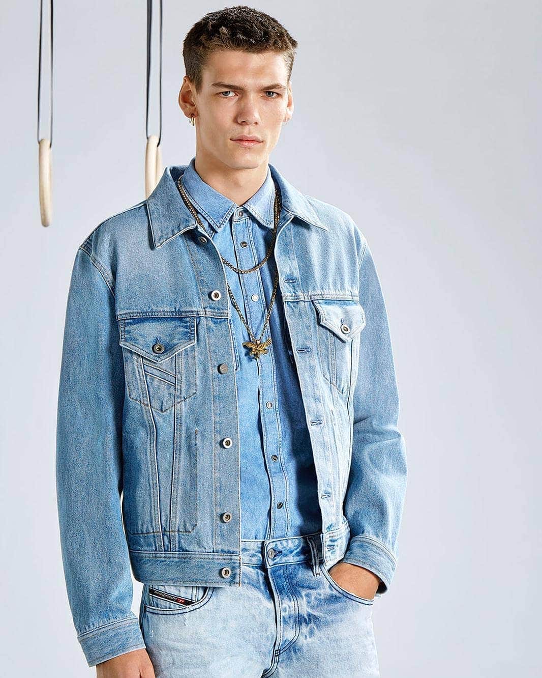 ディーゼルのインスタグラム：「Ripped and repaired treatments mark distinctive denim pieces.  PreFall19 Drop at diesel.com. . .  by @angela_improta_official with @hugh_burry  Styling by @alessiafagioligaleone #prefall19 #forsuccessfulliving」