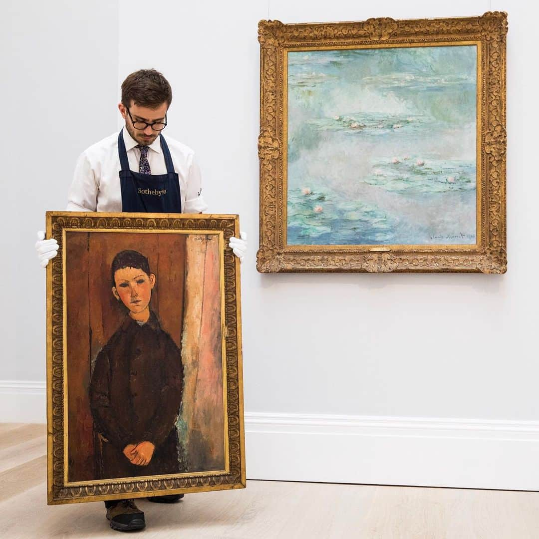 サザビーズさんのインスタグラム写真 - (サザビーズInstagram)「From Monet to Modigliani, tomorrow’s Evening Sale of Impressionist & Modern Art will bring together outstanding works by some of the world’s most beloved and sought-after artists. Monet’s Nymphéas – an iconic image of his most celebrated subject – is at the same time radical and poetic, whilst Modigliani’s deeply arresting portrait of an unnamed youth unites the personal and the archetypal. Until now, these outstanding works had  remained unseen for over half a century in their respective private collections. Catch them in our London galleries today and tomorrow, and follow along on Instagram stories for auction updates.  #SothebysImpMod #ClaudeMonet #AmedeoModigliani」6月18日 21時19分 - sothebys