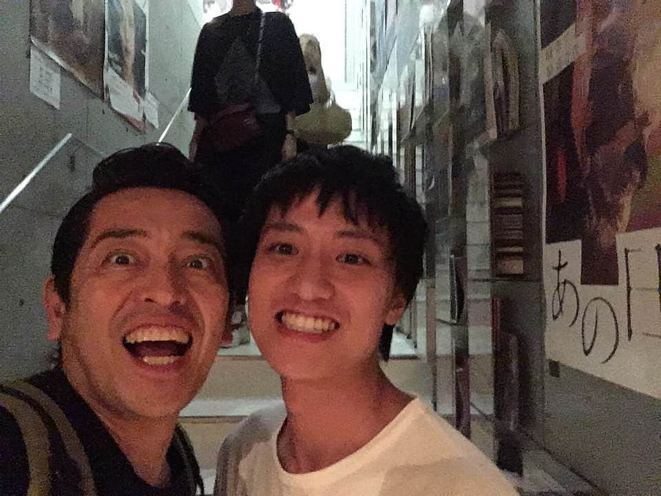 木村圭作さんのインスタグラム写真 - (木村圭作Instagram)「一足お先にスクリーンで観させてもらいました藤原季節主演、小林勇貴総監督ドラマすじぼり 1〜3話！！ 地上波の深夜でも流せない過激で熱いドラマ！でも笑える！ 2話の鳴瀬聖人監督回に出とるよオレ！ ㊗️鳴瀬監督商業デビューおめでとう！ U-NEXTで6/21から配信‼️ #試写会 #すじぼり」6月18日 21時22分 - keisakukimura