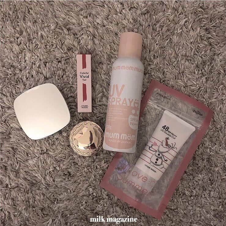 MOVE / ムーブさんのインスタグラム写真 - (MOVE / ムーブInstagram)「❁ ﻿ ┈┈┈┈┈┈┈┈┈┈┈┈┈┈┈﻿ ﻿ ETUDEHOUSEとオラフのコラボが可愛すぎる❤︎﻿ ﻿ これからの季節日焼け止めは必須アイテム。﻿ 可愛いオラフのパッケージで気分も上がります✨﻿ ﻿ ETUDEHOUSEの日焼け止めは、﻿ ジェルタイプの他に、素肌に直塗りできる﻿ スティックタイプがあって便利☺️﻿ ﻿ 植物由来の保湿成分が配合されていて、﻿ 肌にも優しいんです。﻿ ﻿ ぜひチェックしてみてね🎀﻿ ﻿ ﻿ photoby﻿ ‪‪❤︎‬ @chosu__cherry ❤︎ @u_ka320 ❤︎ @_38.83 ❤︎ @asuuuk_12  MiLKではみなさんからのお写真を募集しています♥﻿﻿﻿﻿ @milk_magazine_﻿﻿ をタグ付けして投稿してね♥﻿﻿﻿ ﻿ ┈┈┈┈┈┈┈┈┈┈┈┈┈┈┈﻿ @milk_web #milk_magazine﻿﻿﻿ #milkmagazine  #etudehouse#etudehousejapan #エチュードハウス#エチュード #エチュードハウス新作 #韓国コスメ#韓国メイク#エチュードハウスコラボ#ディズニーコラボ#ディズニーパッケージ #エチュードコラボ #ディズニーコラボパッケージ#ディズニーコスメ#オラフ#オラフコラボ#日焼け止め#日焼け止めジェル#韓国日焼け止め #日焼け止めスティック #日焼け止めジェル#アナ雪#アナ雪グッズ#アナと雪の女王」6月18日 21時29分 - milkmag_official