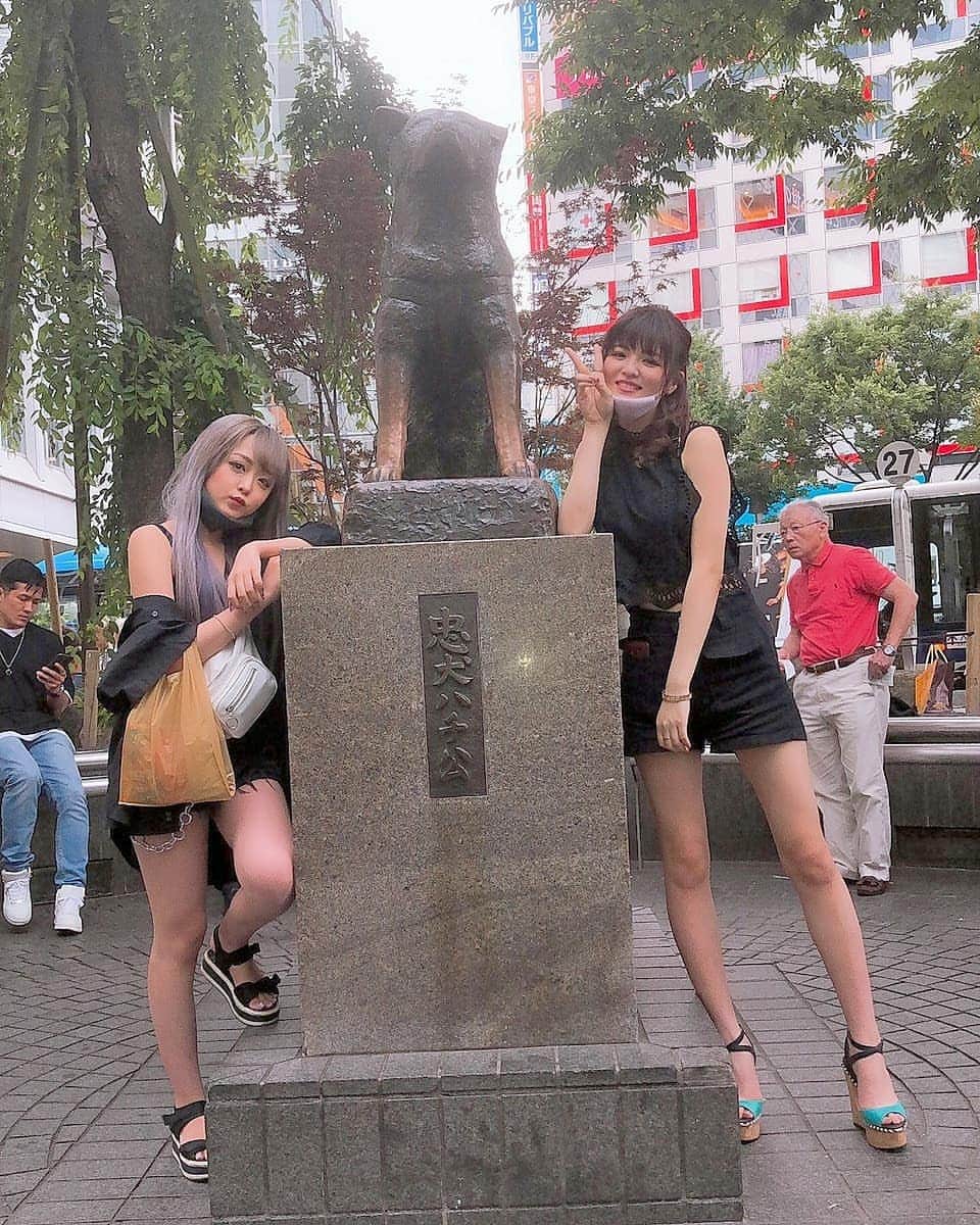 實近菜那（ななちゃら）のインスタグラム：「. . #アーカイブ 渋谷の主(真ん中)と渋谷のギャルとスリーショット🤘」