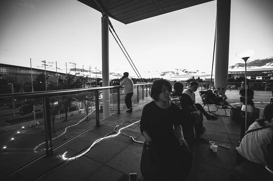 HIROSHIのインスタグラム：「SATANIC CARNIVAL'19 最後まで残って一緒に遊んでくれたみんなほんまにありがとう。 みんなのお陰で最高な景色を見れた。 また遊ぼう。 photo by @kawado_photo  #ROTTENGRAFFTY #サタニック」