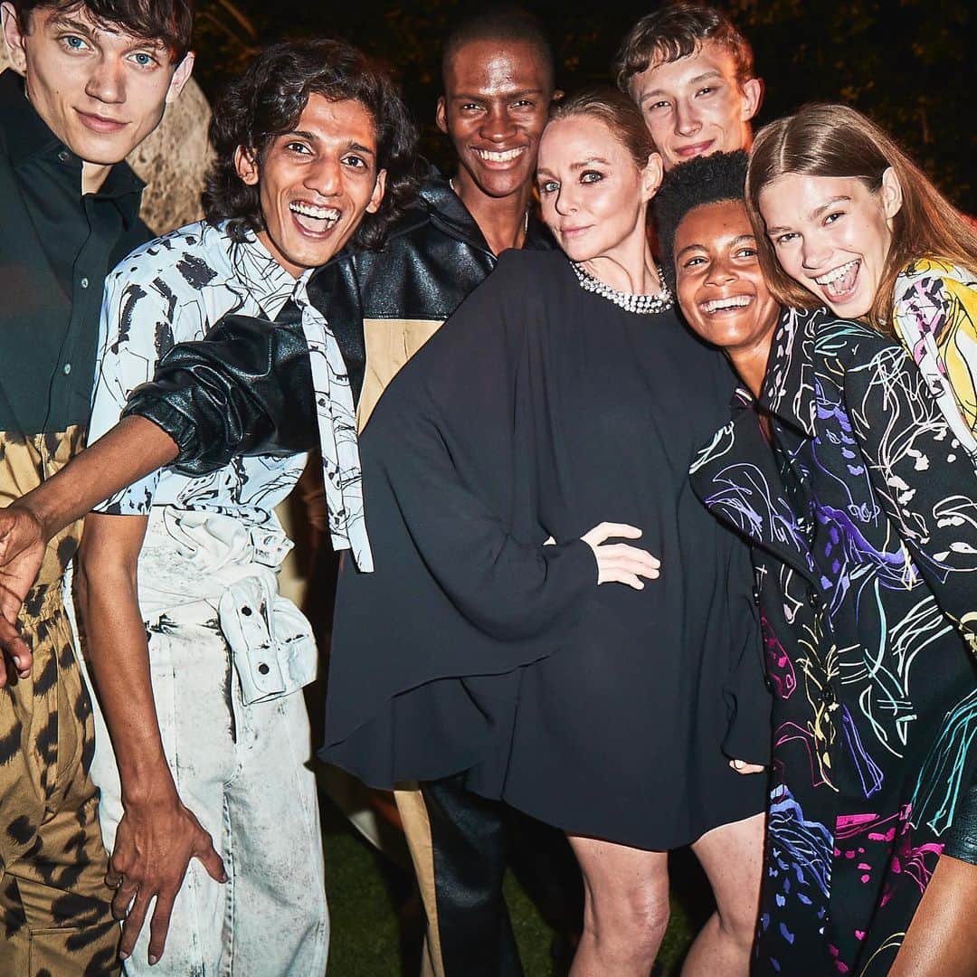 ベン・ワッツさんのインスタグラム写真 - (ベン・ワッツInstagram)「Fantastic time wiv @stellamccartney crew last Friday in Milan....... #fashion #stellamccartney #milan #benwatts #shhhh」6月18日 21時51分 - wattsupphoto