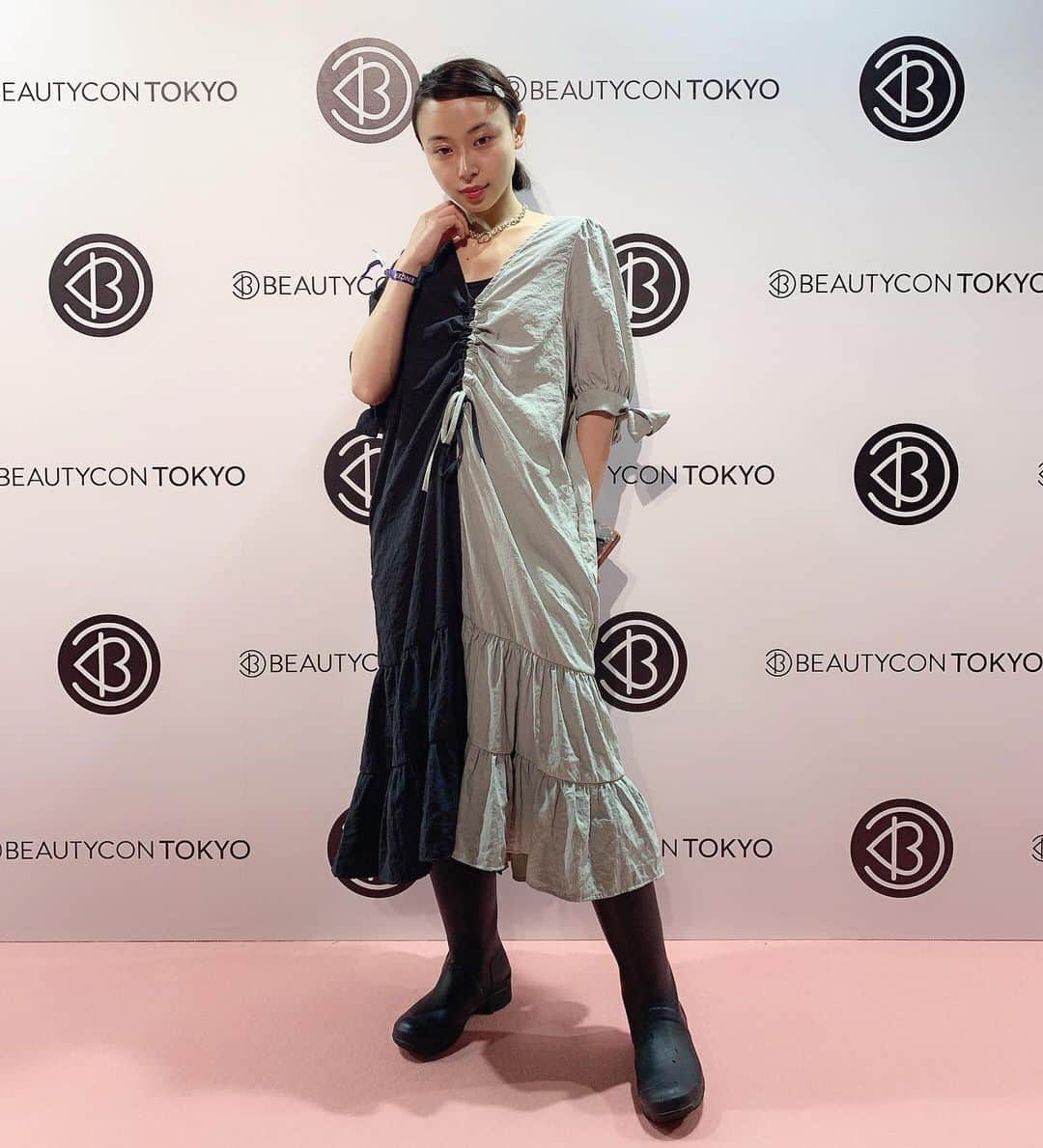 のインスタグラム：「この前の🌐🌐🌐 ワンピース可愛いなぁ❤️👗 @frenchpave_official  本日は @gunpkujk のリハでした。 お疲れ様でした🙇‍♀️ 明日も生きましょう。 今の楽しみは沢山あるけど、しいたけ占いの下半期が待ってられません🔮🔯 #frenchpave#frenchpave_official#op#onepiece#me#gosaki」