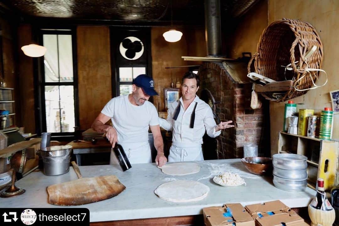 マイケル・ドイルのインスタグラム：「Perhaps the happiest day of my life. Making pizza with the master, Mark Iacono, at Lucali. And a slight correction. @theselect7 I’m 51% Italian 🤓 (explained in link)  #repost @theselect7 ・・・ LATE NIGHTS AT LUCALI | He’s half Italian and 100% in love with pizza, so naturally @themikedoyle spends late nights at @lucali_bk.  #tuesdaytaste #tuesdaySELECT #onepersonsevendays #theselectguest #mikedoyle #sellbymovie #theselect7 #linkinbio // 📸 by @daphneyoureephotography for @theselect7 //」