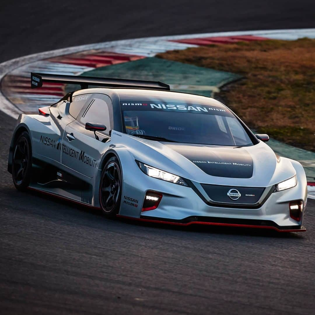 Nissanさんのインスタグラム写真 - (NissanInstagram)「Not your average #EV. ⚡ 🤤  #NissanLEAF #NISMO  #Nissan #IntelligentMobility」6月18日 22時00分 - nissan