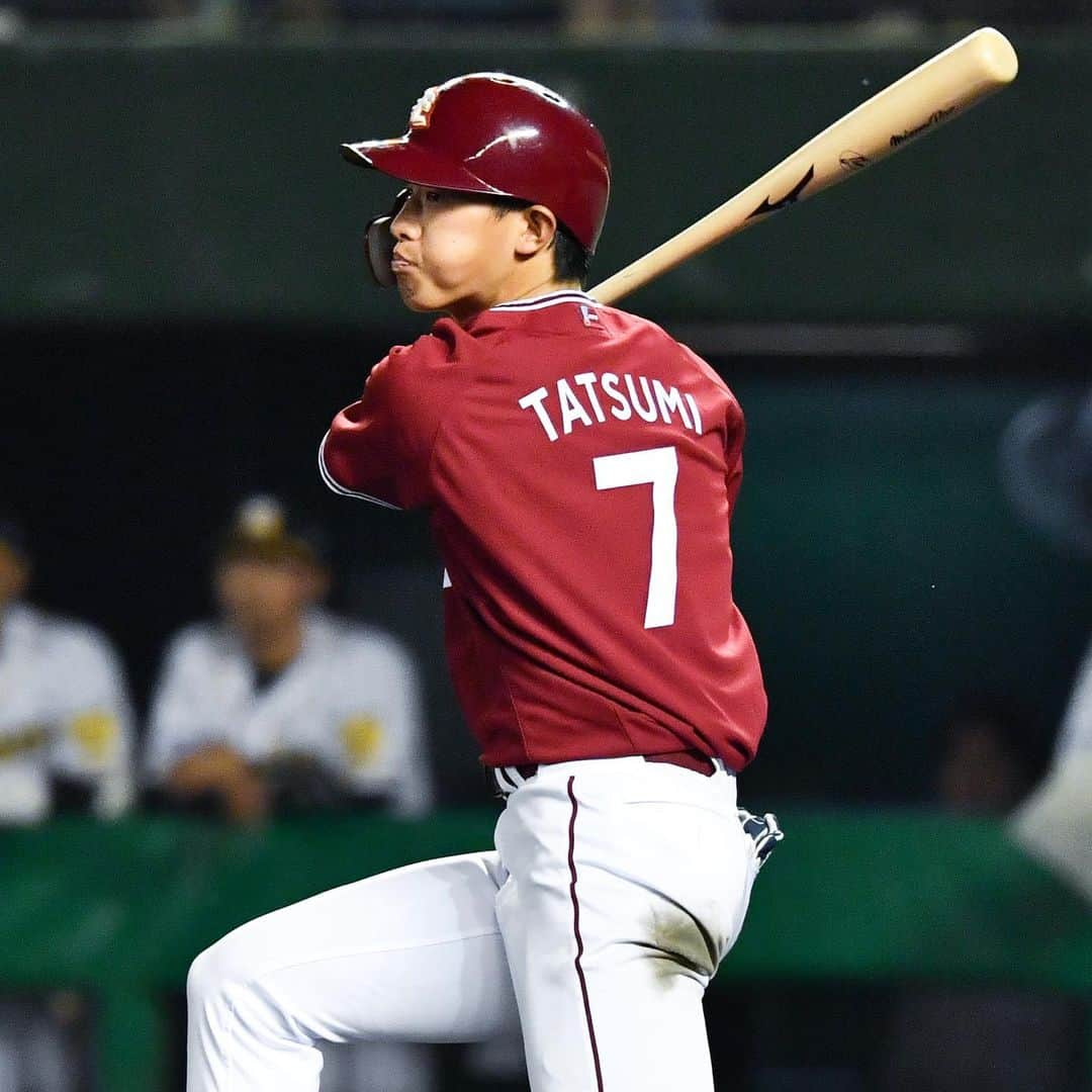 東北楽天ゴールデンイーグルスさんのインスタグラム写真 - (東北楽天ゴールデンイーグルスInstagram)「⚾️ ⚾️T 3-5 E⚾️ ウィーラー選手が100本塁打達成‼️ イーグルスの外国人選手では初めての快挙✨ 決勝の犠牲フライも放ち3打点と大活躍💪🏼 辰己選手は貴重な追加点となるタイムリー🤩 先発の塩見選手は5回3失点👍🏼 3番手のハーマン選手が4勝目⚾️ 星野仙一さんの故郷である倉敷で勝利‼️ #rakuteneagles #RESTART #日本一の東北へ #ウィーラー #辰己涼介 #塩見貴洋」6月18日 22時00分 - rakuten_eagles