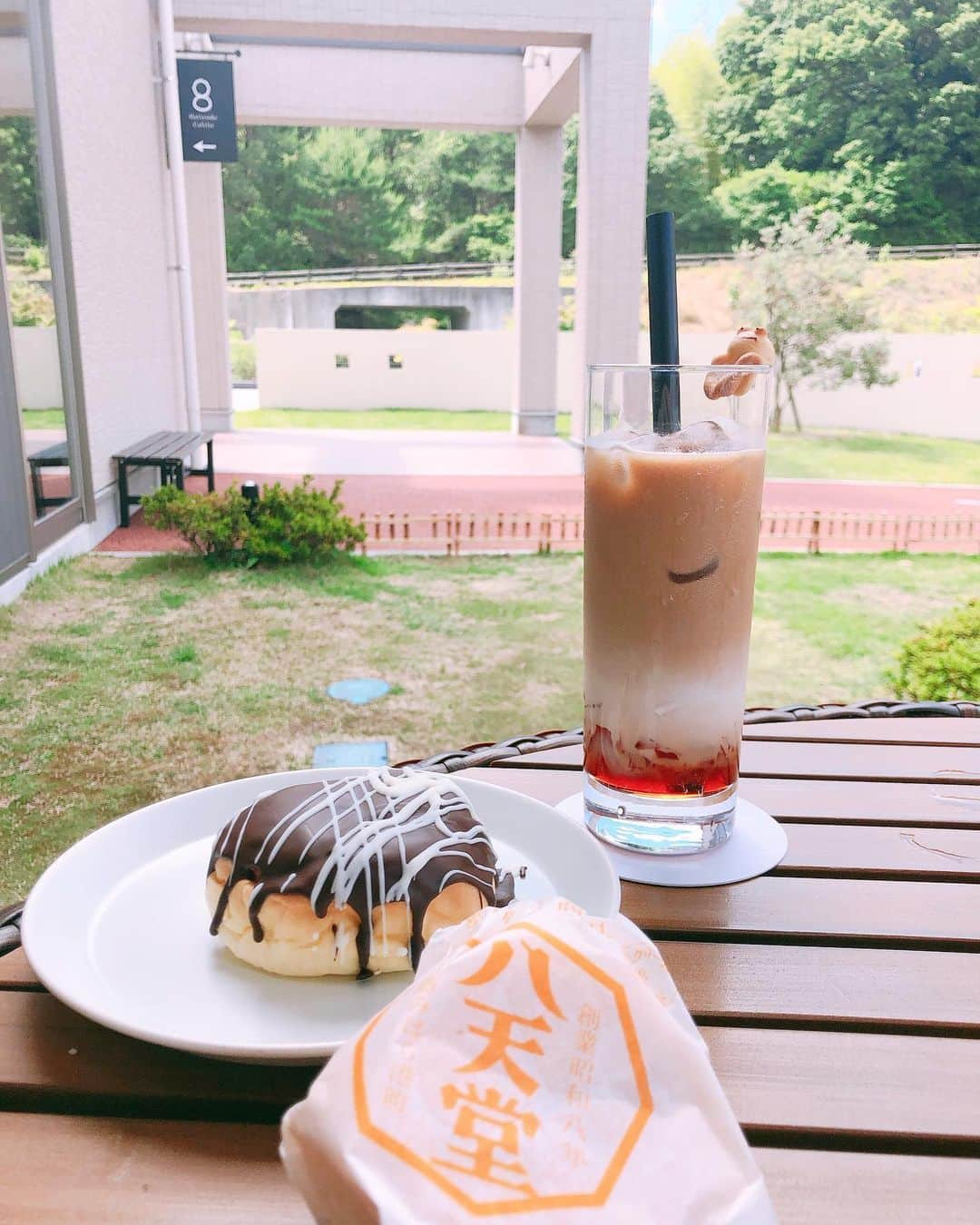 小倉星羅さんのインスタグラム写真 - (小倉星羅Instagram)「八天堂カフェ☕️ みなさんご存知の広島発クリームパン🥐 広島空港からすぐのところにあって めちゃくちゃこんでました😂 #八天堂 #八天堂カフェリエ」6月18日 22時11分 - seira_ogura