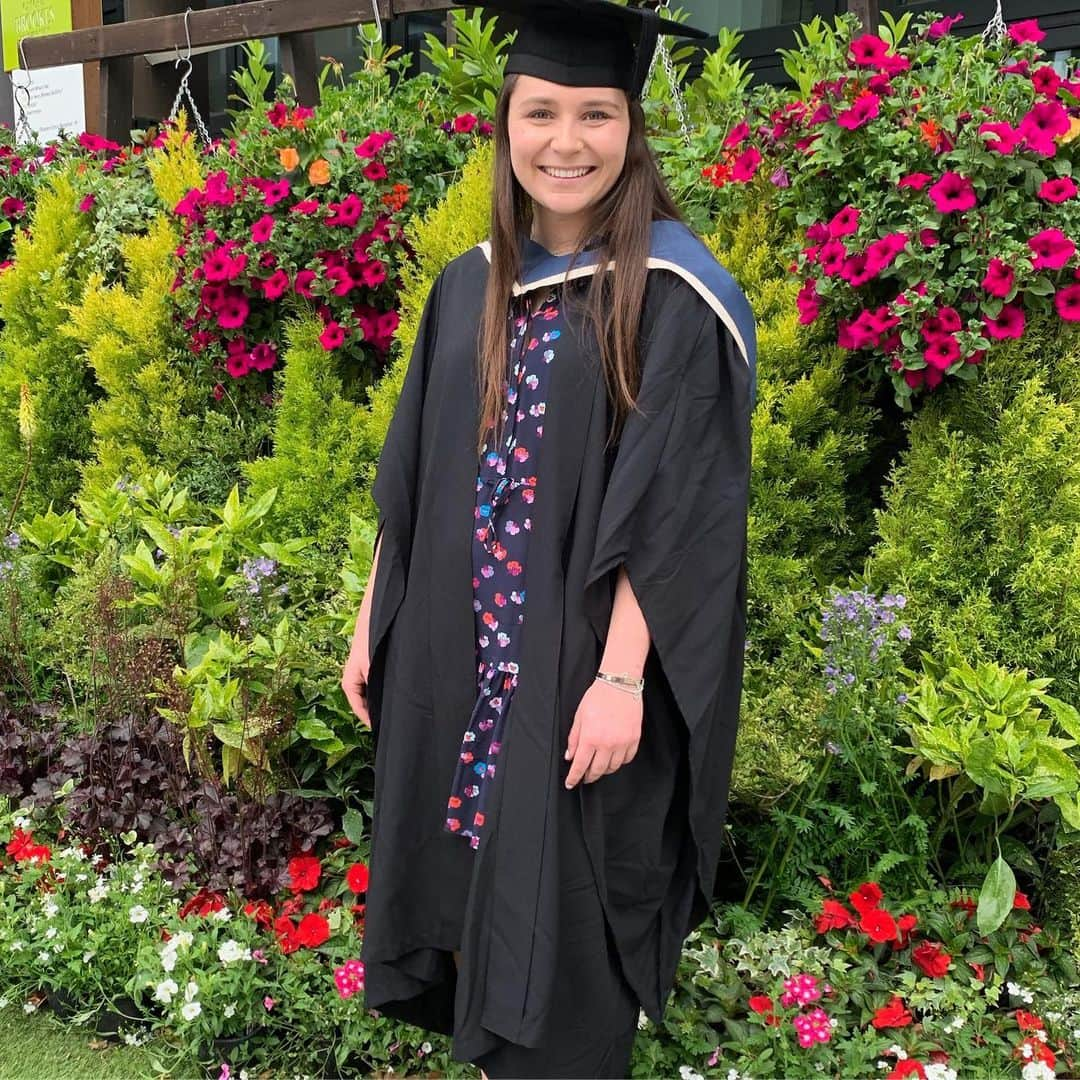 ゴードン・ラムゼイさんのインスタグラム写真 - (ゴードン・ラムゼイInstagram)「So proud of this young  Lady @megan__ramsay our first Ramsay  ever to  graduate with a degree @oxfordbrookes hard work pays off ! Congratulations Megan love you Dad ♥️」6月18日 22時16分 - gordongram